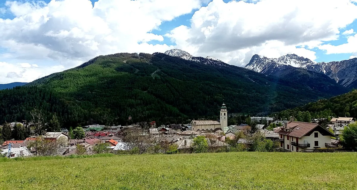 Bardonecchia, Italie. Photo : Hairless Heart (CC BY-SA 4.0) ; redimensionnée et convertie en WebP.