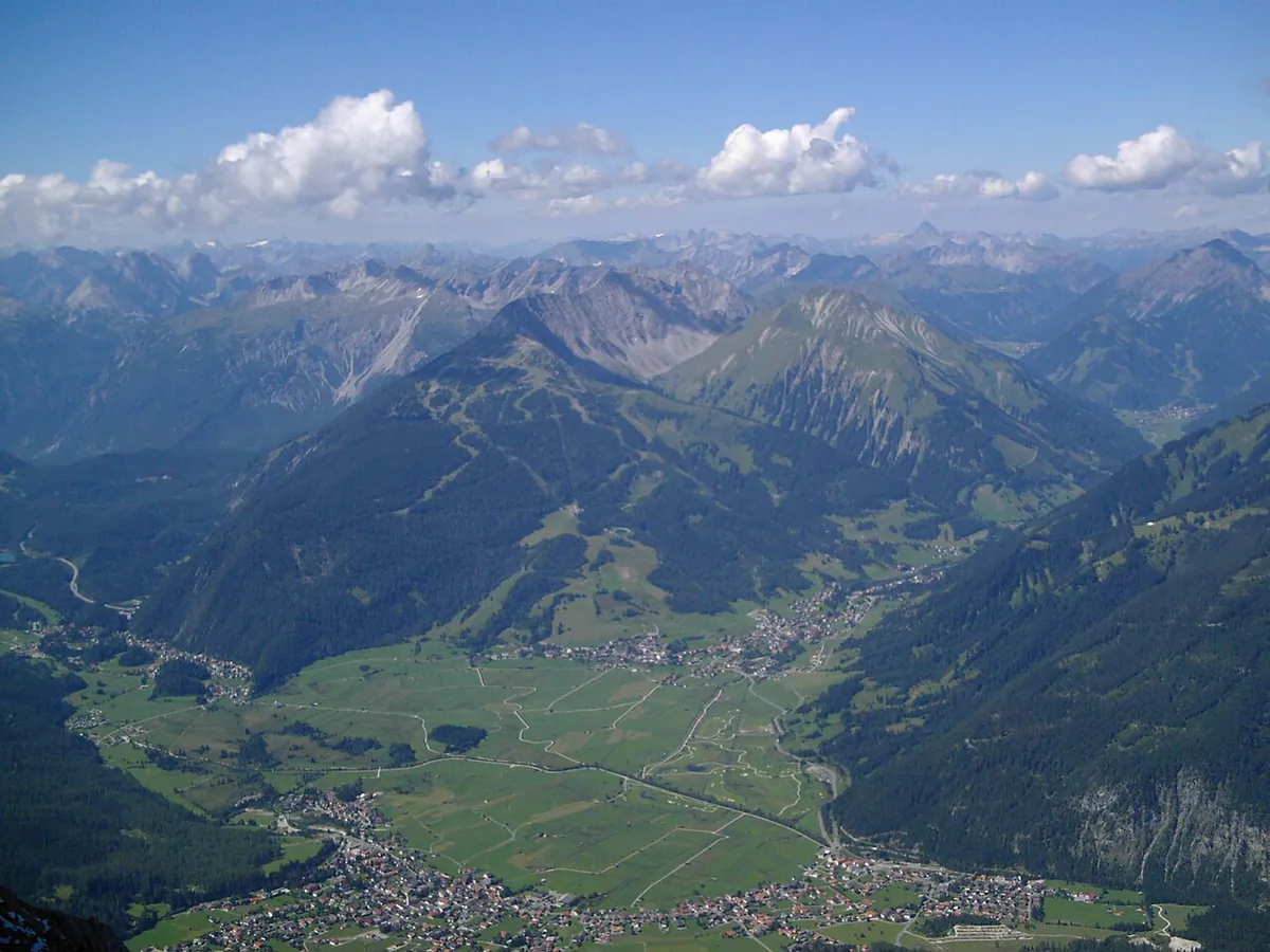 Ehrwald, Autriche. Photo : A.Lehr (CC BY-SA 3.0) ; redimensionnée et convertie en WebP.