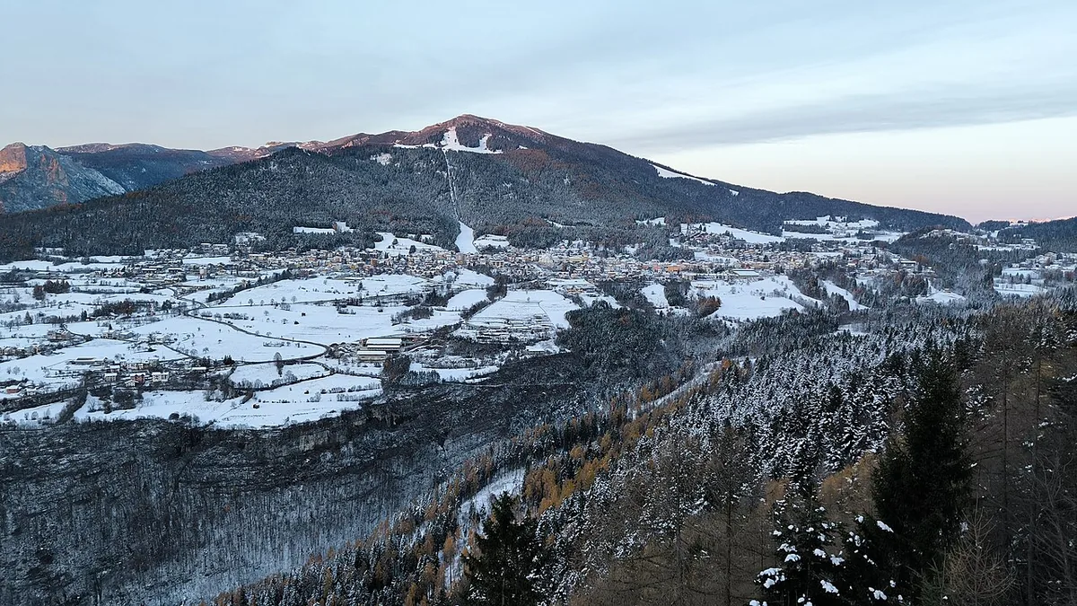 Folgaria, Italie. Photo : Christianlorenz1993 (CC BY-SA 4.0) ; redimensionnée et convertie en WebP.