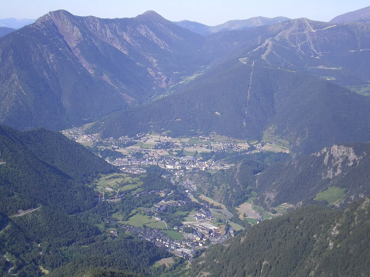 La Massana, Andorre. Photo : Jlmoncada (Public domain) ; redimensionnée et convertie en WebP.
