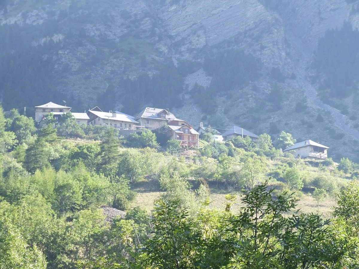 Les Orres, France. Photo : Odejea (CC BY-SA 3.0) ; redimensionnée et convertie en WebP.