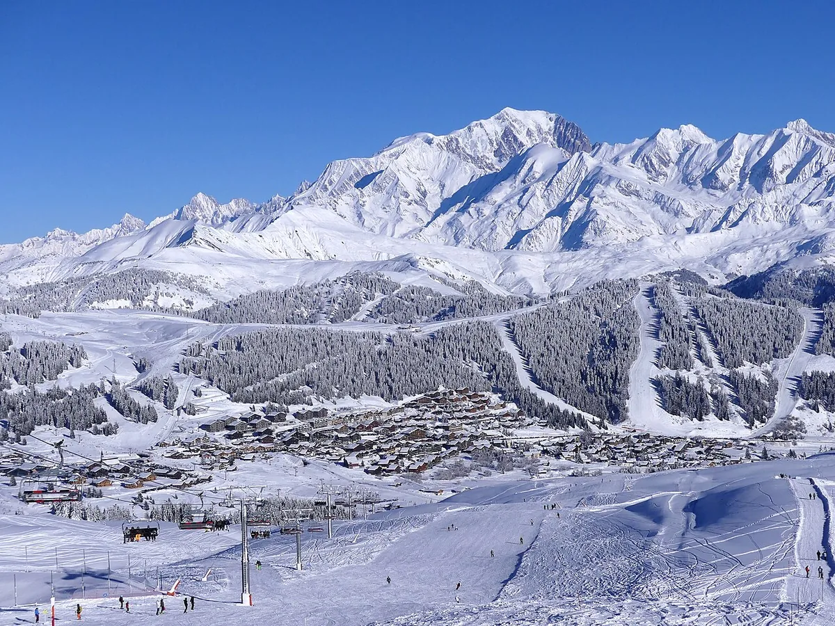 Les Saisies, France. Photo : Florian Pépellin (CC BY-SA 4.0) ; redimensionnée et convertie en WebP.