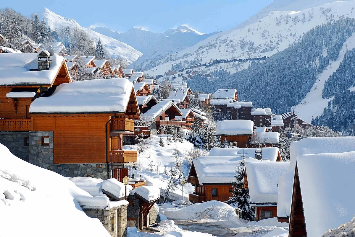 Méribel, France. Photo : Jean-Maurice Gouédard (CC BY 3.0) ; redimensionnée et convertie en WebP.
