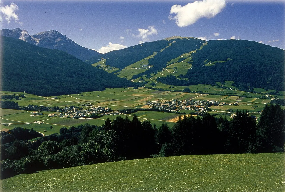 Olang, Italie. Photo : TVOlang (CC BY 3.0) ; redimensionnée et convertie en WebP.