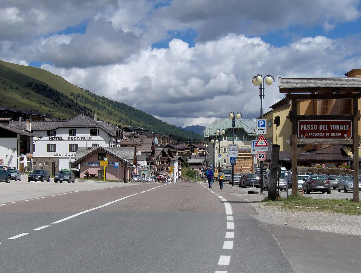 Passo Tonale, Italie. Photo : The original uploader was Gabri80 at Italian Wikipedia . (CC BY-SA 3.0) ; redimensionnée et convertie en WebP.