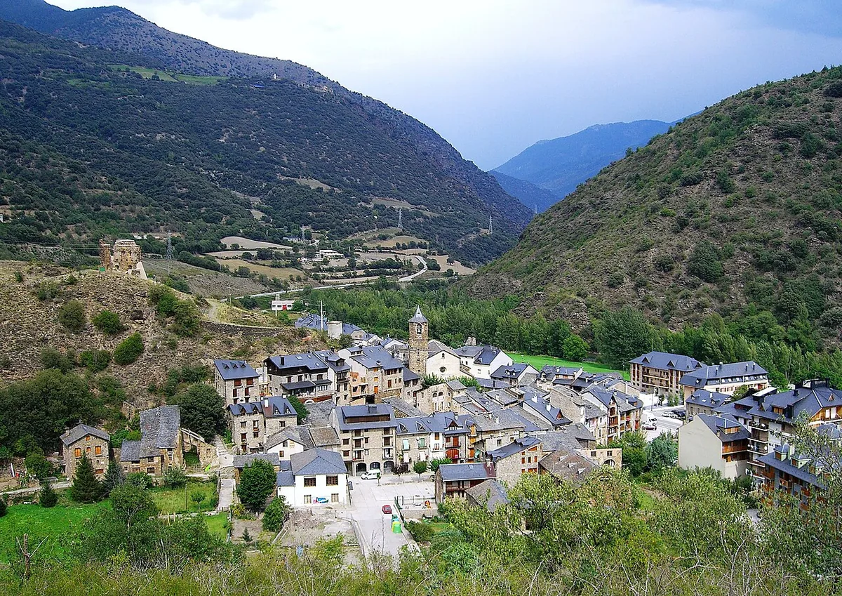 Rialp, Espagne. Photo : Fedekuki (CC BY-SA 3.0) ; redimensionnée et convertie en WebP.
