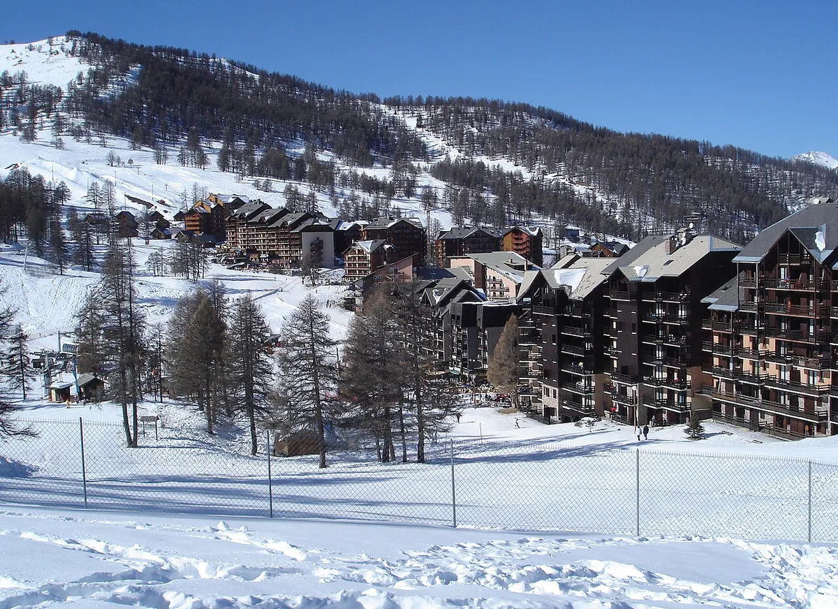 Risoul, France. Photo : No machine-readable author provided. Jean-Claude Perez assumed (based on copyright claims). (CC BY-SA 3.0) ; redimensionnée et convertie en WebP.